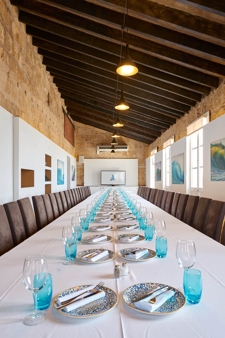 Eventos MICE en Mallorca, Ola del mar, espacio para empresas